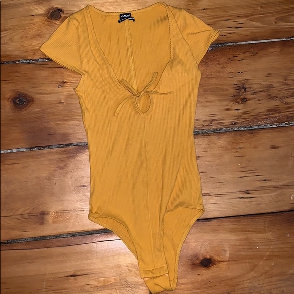 Yellow body suit - Picture 1 of 1